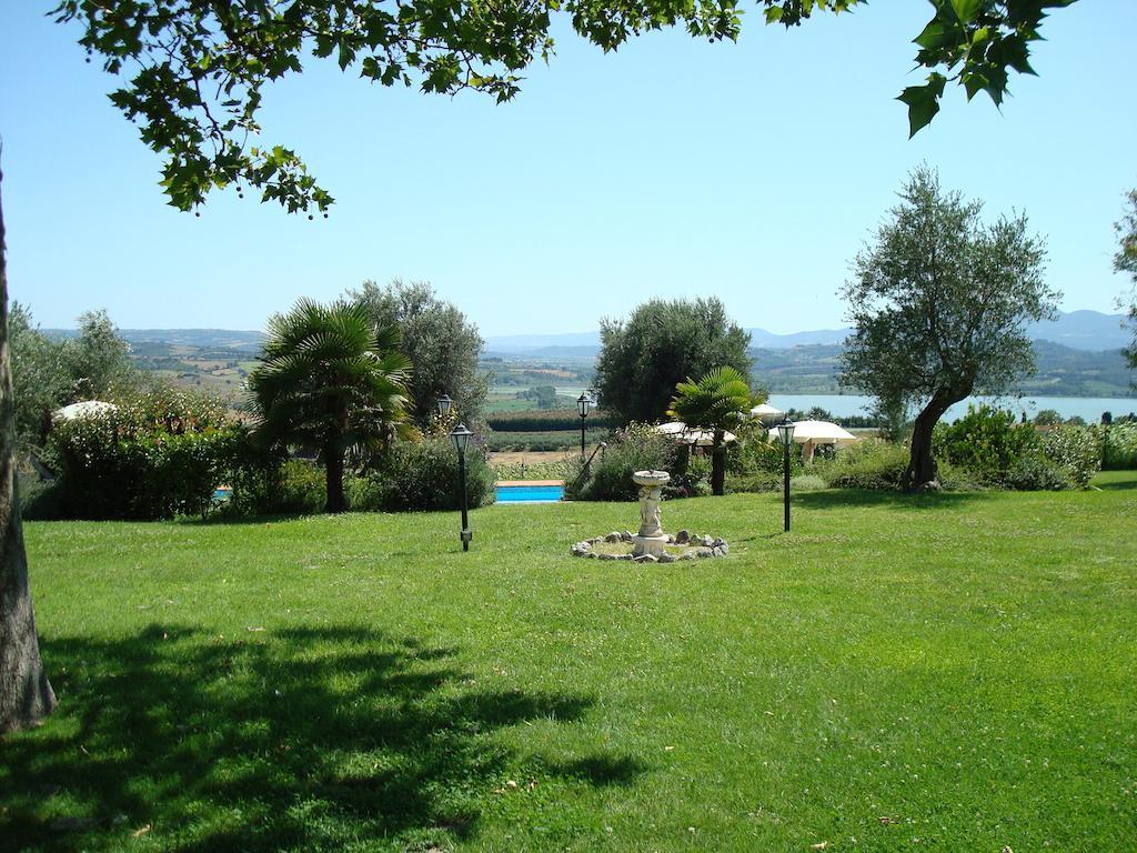 Podere Fontegallo Aparthotel Castiglione del Lago Exterior photo